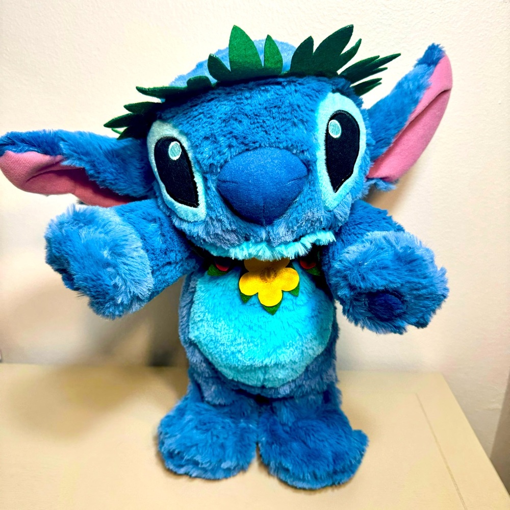 Pre-owned Disney Dance & Sing Stitch 14" Interactive Plush Hawaiian Luau hula